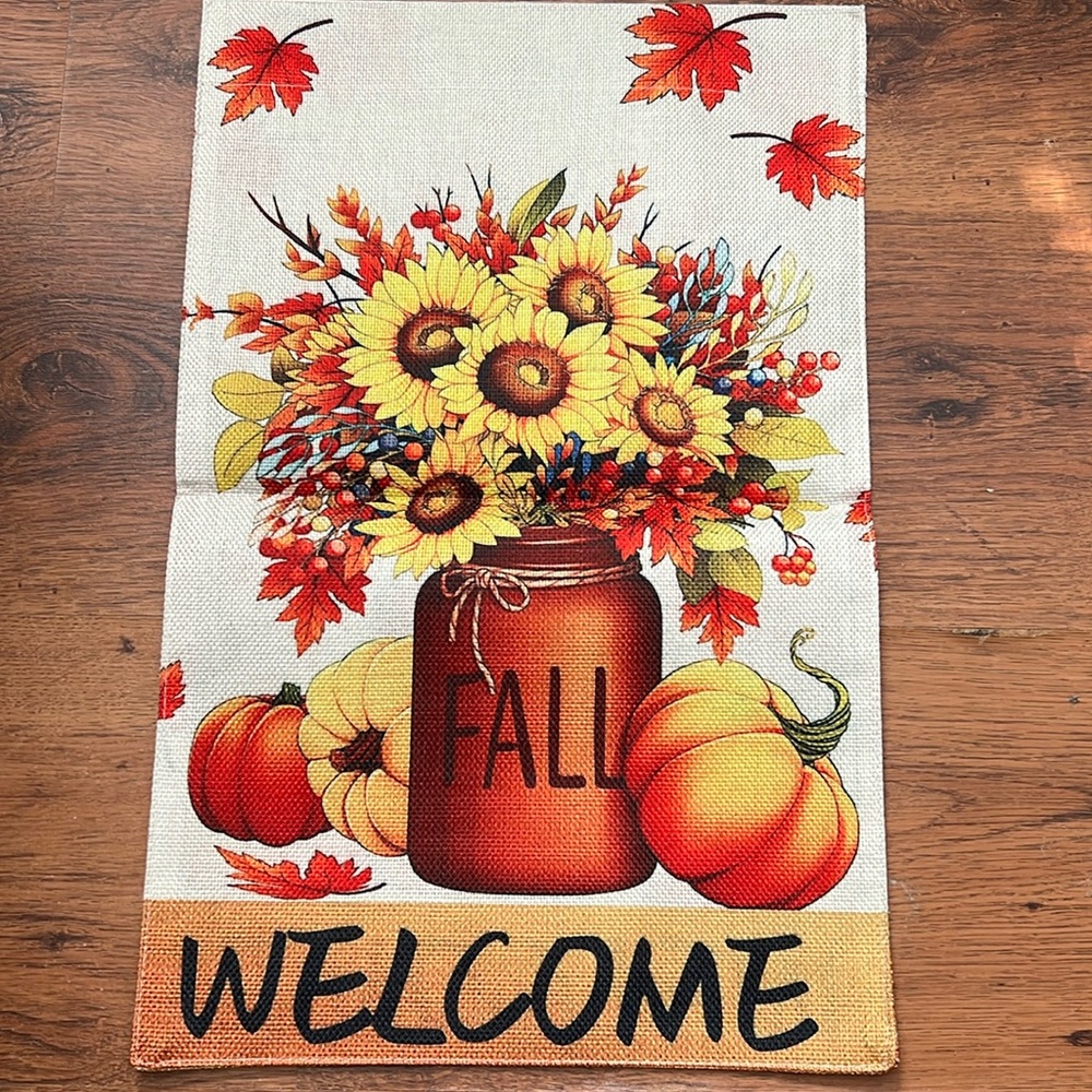 NIP FALL WELCOME FLAG. DOUBLE SIDED BURLAP 🎃 Pumpkins , Florals & Leaves